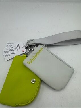 NWT Lululemon dual pouch wristlet vapor lime